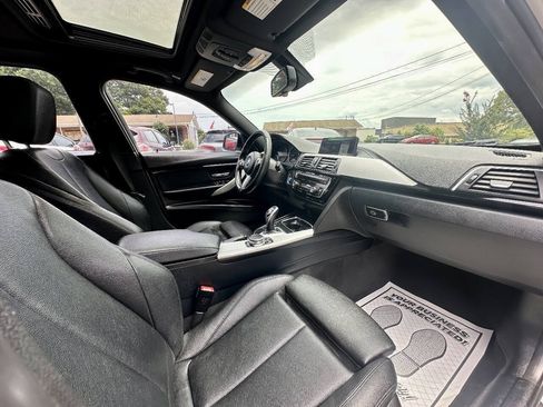 Used 2018 BMW 330i xDrive Sedan w/ M Sport Package AWD/4WD image 19