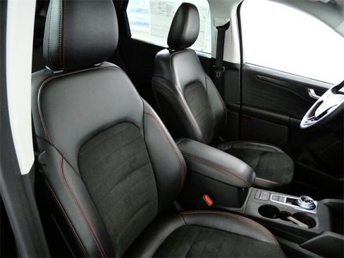 Certified 2022 Ford Escape SEL w/ Technology Package image 11