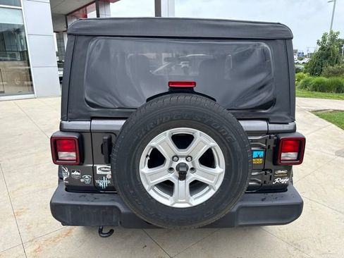 Used 2018 Jeep Wrangler Sport AWD/4WD image 6