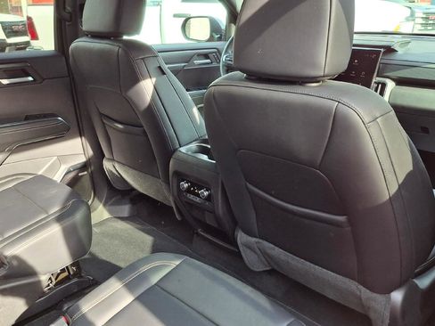 New 2026 GMC Acadia Elevation w/ Elevation Premium Package AWD/4WD image 9