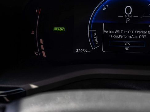 Used 2025 Toyota Camry LE AWD/4WD image 18