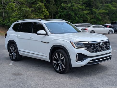 Used 2024 Volkswagen Atlas SEL Premium R-Line AWD/4WD image 11