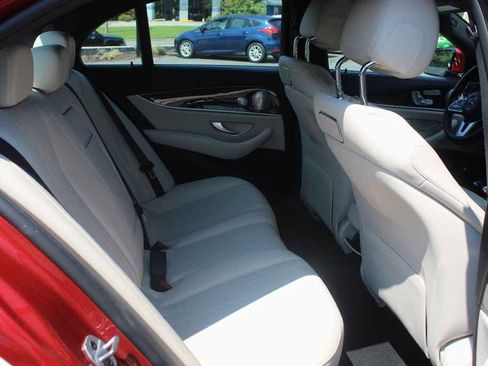 Used 2019 Mercedes-Benz E 300 image 27