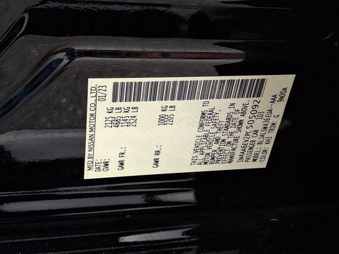 Used 2023 Nissan Maxima SR w/ Sport Mat Group FWD image 23