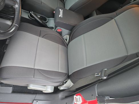 Used 2010 Jeep Wrangler Sport image 17