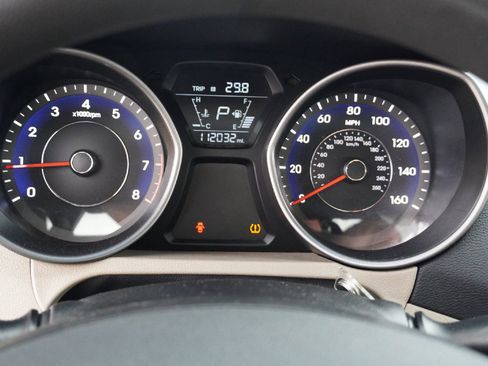 Used 2015 Hyundai Elantra SE image 15