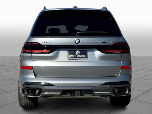 Used 2025 BMW X7 xDrive40i w/ M Sport Package AWD/4WD image 4