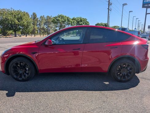 Used 2023 Tesla Model Y Long Range AWD/4WD image 2