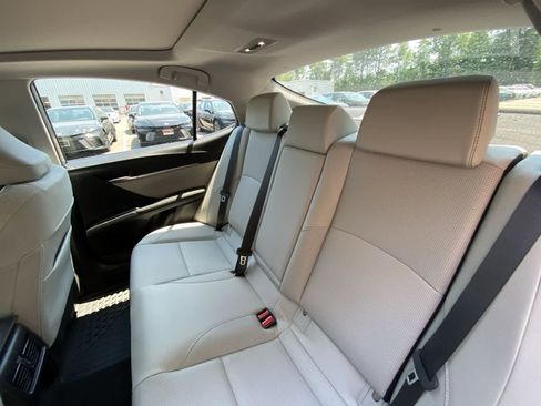 Used 2026 Toyota Camry XLE w/ Premium Package AWD/4WD image 26