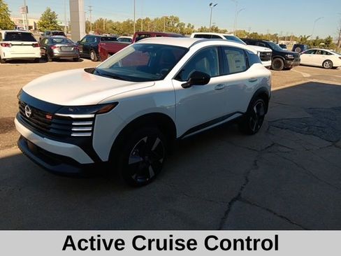 New 2026 Nissan Kicks SR image 9