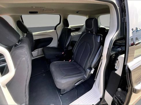 Used 2024 Chrysler Voyager LX FWD image 25