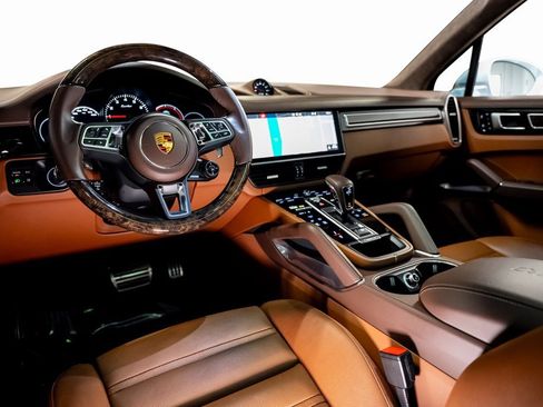 Used 2021 Porsche Cayenne Turbo image 35