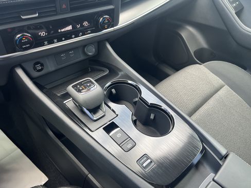 Certified 2026 Nissan Rogue SV FWD image 26
