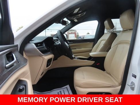 Used 2023 Jeep Grand Cherokee Limited AWD/4WD image 20