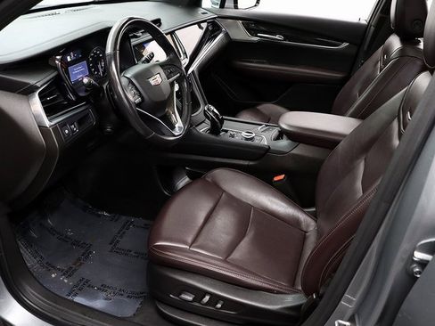 Used 2023 Cadillac XT6 Premium Luxury image 10