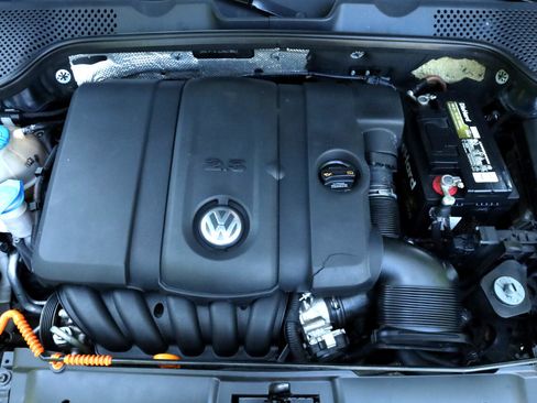 Used 2012 Volkswagen Beetle 2.5 image 13