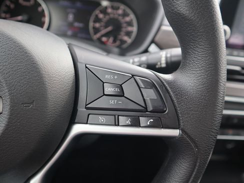 Used 2024 Nissan Altima 2.5 SV image 19