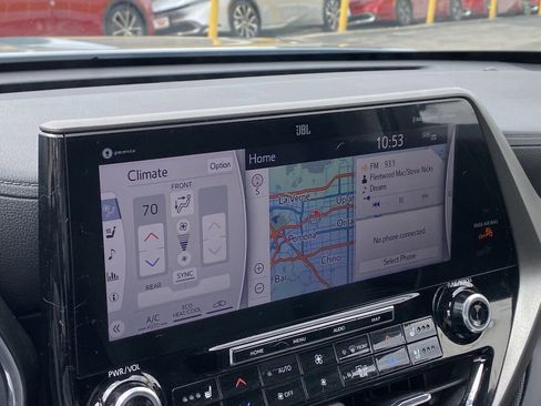 Used 2021 Toyota Highlander Limited FWD image 6