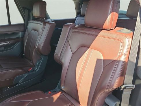 Used 2023 Ford Expedition Limited image 15