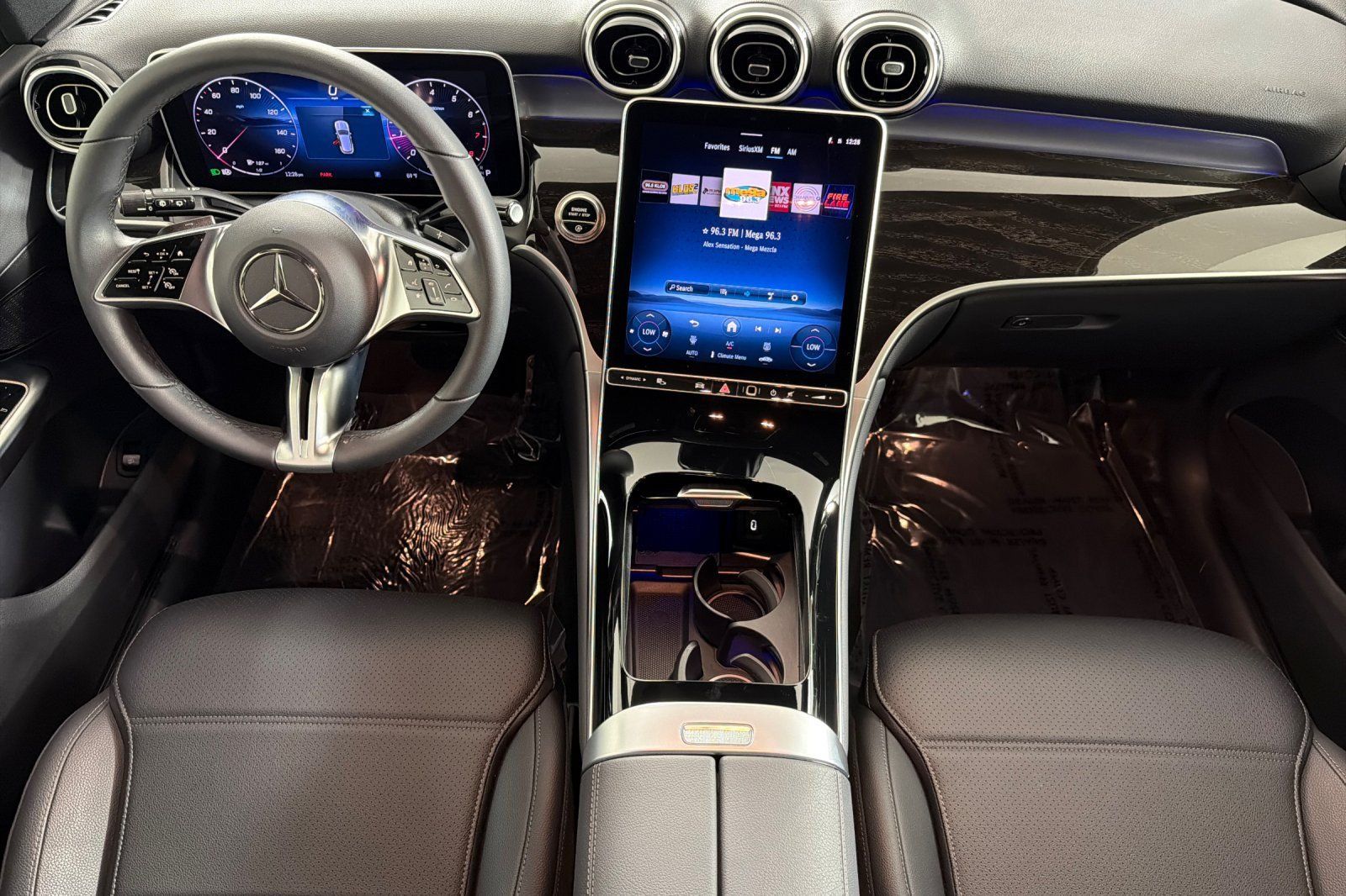 Used 2026 Mercedes-Benz GLC 300 image 12