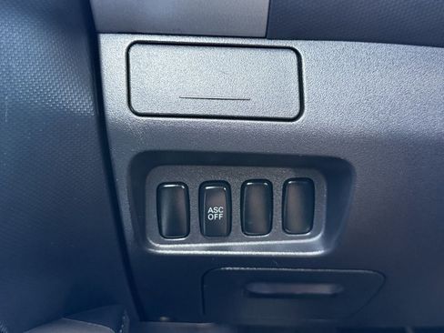 Used 2010 Mitsubishi Outlander ES FWD image 26
