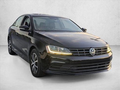 Used 2018 Volkswagen Jetta SE image 3