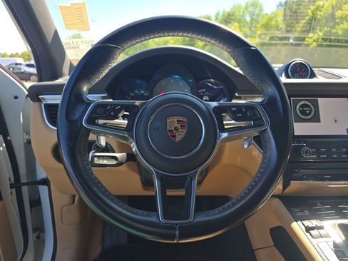 Used 2017 Porsche Macan S image 13