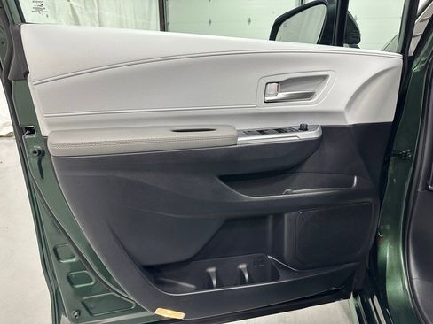 Used 2025 Toyota Sienna XLE image 8