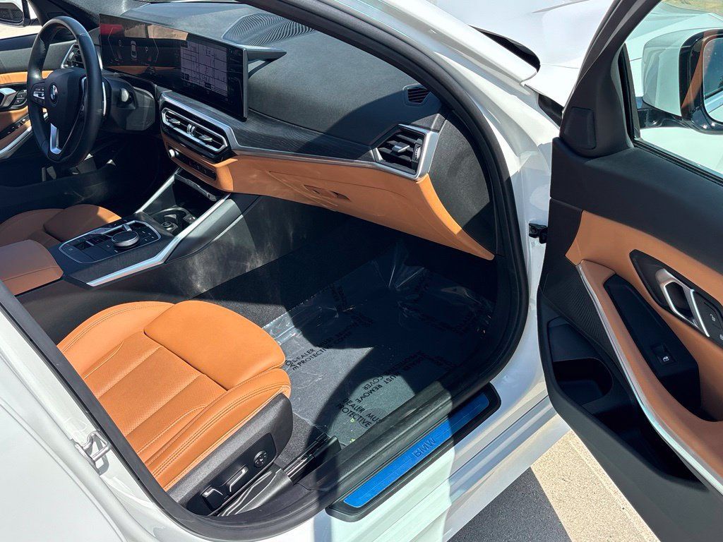 Used 2024 BMW 330i Sedan w/ Convenience Package RWD image 27