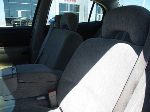 Used 2005 Buick Le Sabre Custom w/ Wheel And Sound Package FWD image 19
