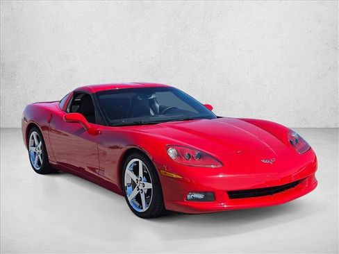 Used 2007 Chevrolet Corvette Coupe w/ Performance Package RWD image 4