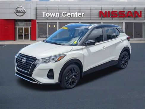 Certified 2024 Nissan Kicks SV FWD image 3