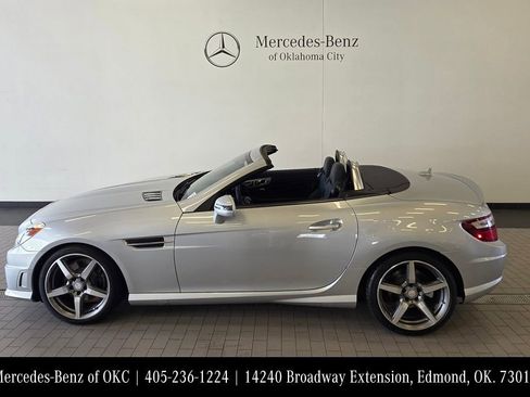 Used 2015 Mercedes-Benz SLK 350 image 4