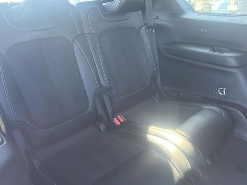 Used 2023 Jeep Grand Cherokee L Laredo image 19