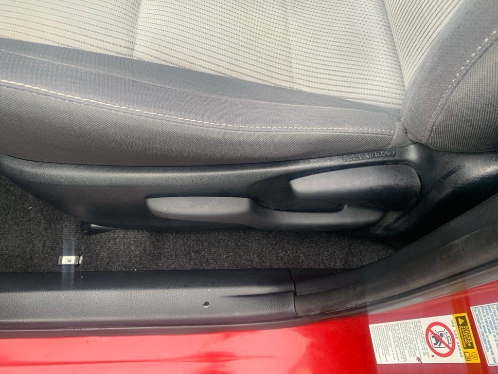 Used 2015 Toyota RAV4 XLE AWD/4WD image 12