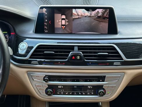 Used 2019 BMW 750i xDrive w/ Executive Package image 29