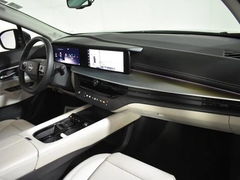 Certified 2025 Nissan Murano SL w/ Cargo Package AWD/4WD image 38