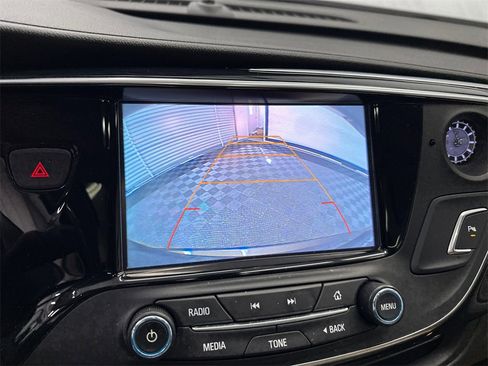 Used 2018 Buick Envision Essence image 32
