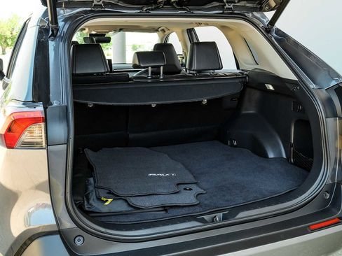 Used 2023 Toyota RAV4 Limited image 55