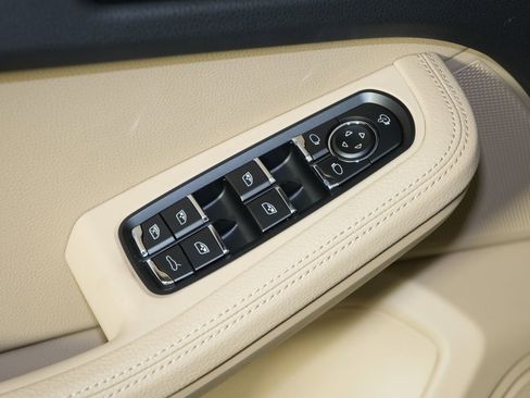 New 2026 Porsche Macan image 15