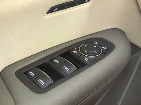 Used 2022 Cadillac XT5 Premium Luxury FWD image 32