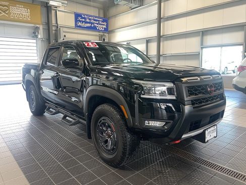 Used 2025 Nissan Frontier PRO-4X w/ Pro Premium Package image 1