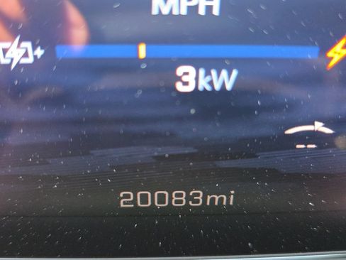Used 2024 Chevrolet Equinox EV RS FWD image 22