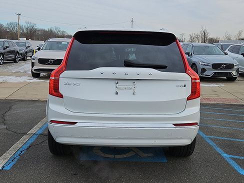 Certified 2023 Volvo XC90 B6 Plus image 5