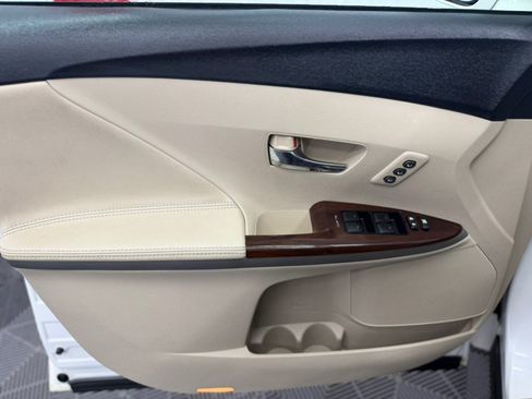 Used 2013 Toyota Venza XLE FWD image 11