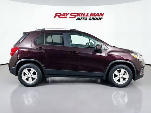 Used 2021 Chevrolet Trax LT FWD image 8