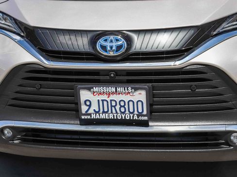 Certified 2023 Toyota Venza Limited AWD/4WD image 11