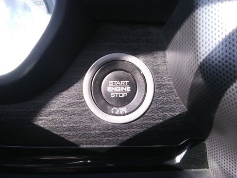 Used 2022 RAM 2500 Limited w/ Towing Technology Group image 15