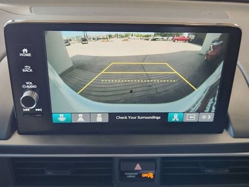 Used 2025 Honda Pilot Touring image 6
