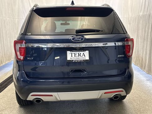 Used 2017 Ford Explorer XLT w/ Equipment Group 202A AWD/4WD image 6